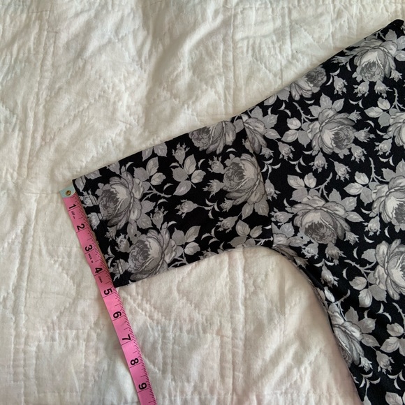 LuLaRoe Irma high low floral black and white shirt - Picture 7 of 12